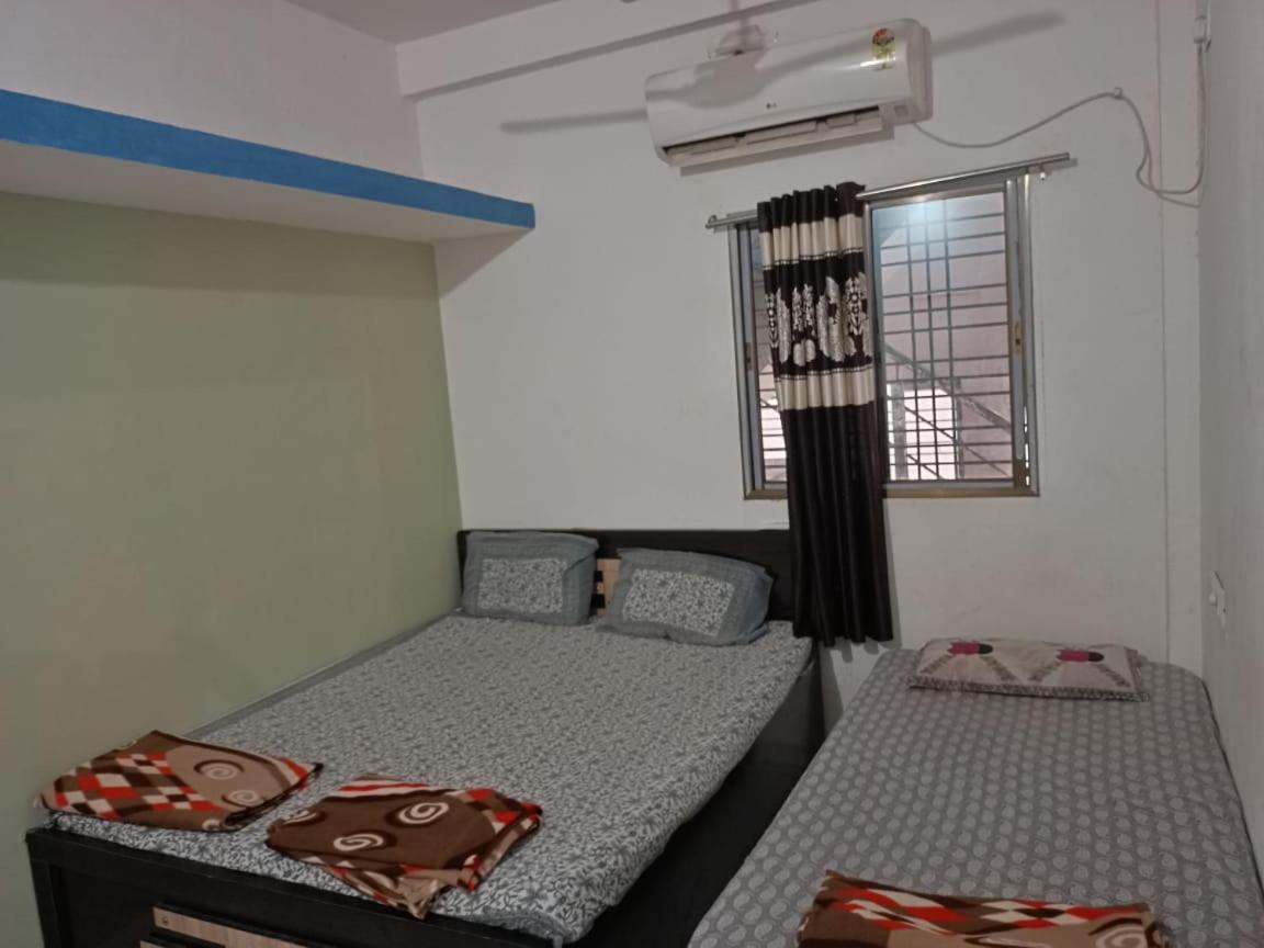 Honest Deluxe Room Garudeshwar Екстер'єр фото