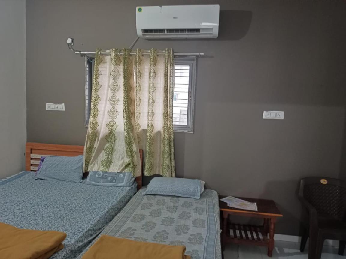 Honest Deluxe Room Garudeshwar Екстер'єр фото