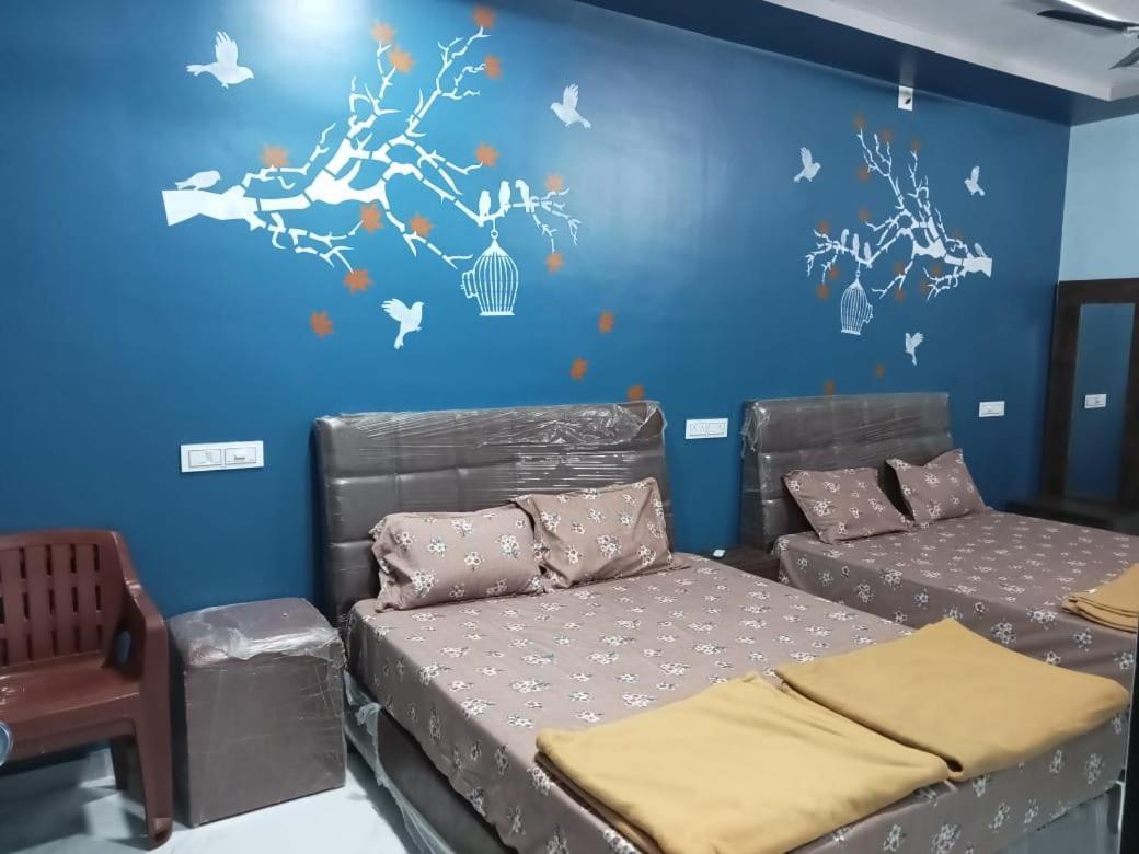 Honest Deluxe Room Garudeshwar Екстер'єр фото