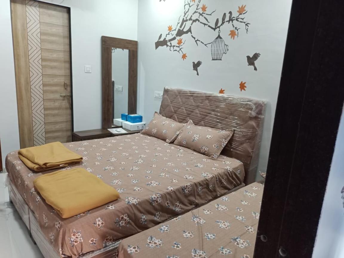 Honest Deluxe Room Garudeshwar Екстер'єр фото